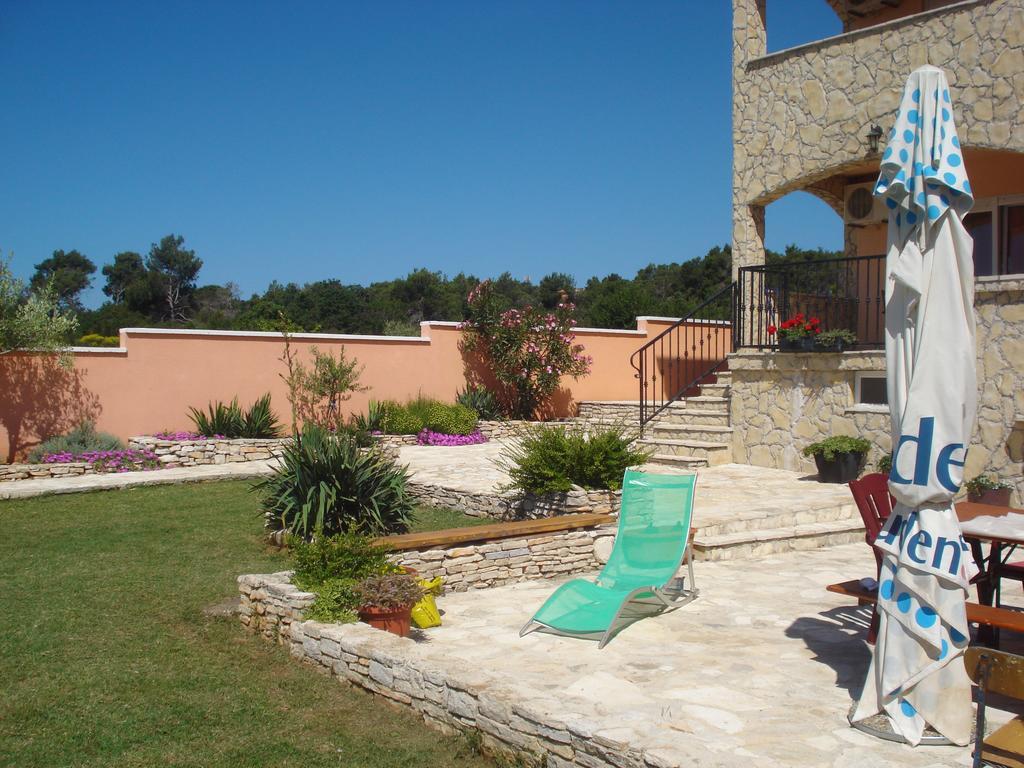 Apartments Villa Orange Медулин Экстерьер фото