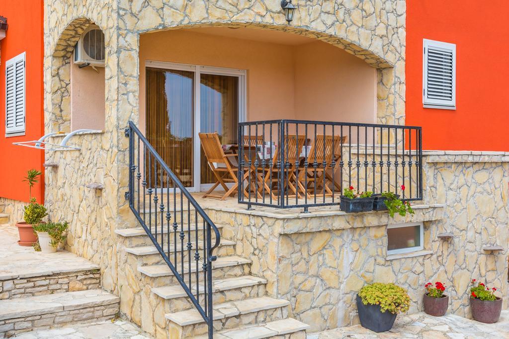 Apartments Villa Orange Медулин Экстерьер фото