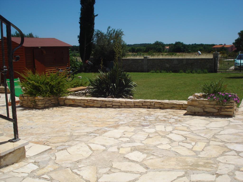 Apartments Villa Orange Медулин Экстерьер фото